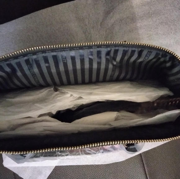 Victoria secret purse - Picture 2 of 5